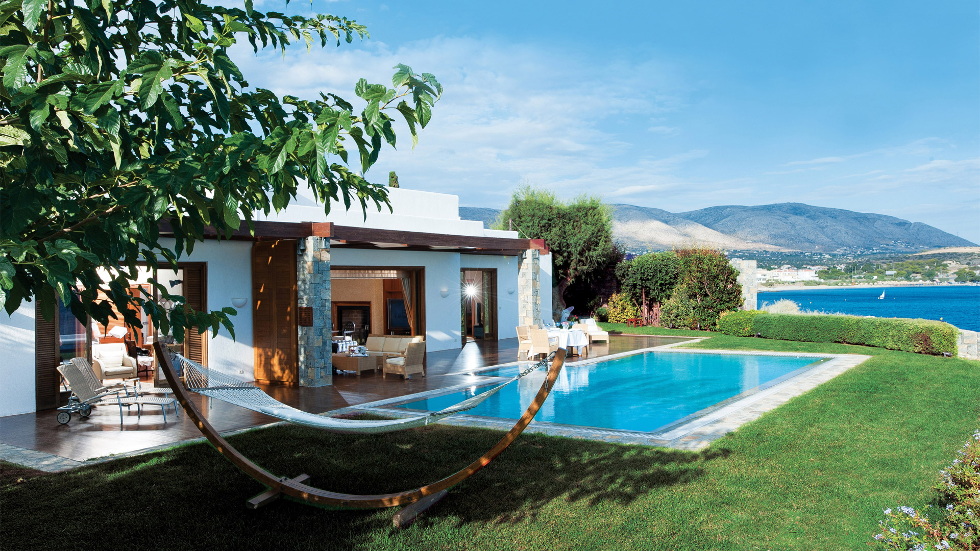 https://www.lagonissiresort.gr/wp-content/uploads/2015/09/The-Royal-Villa-12.jpg